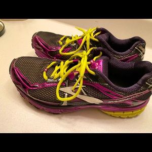 Brooks women’s Ravenna
